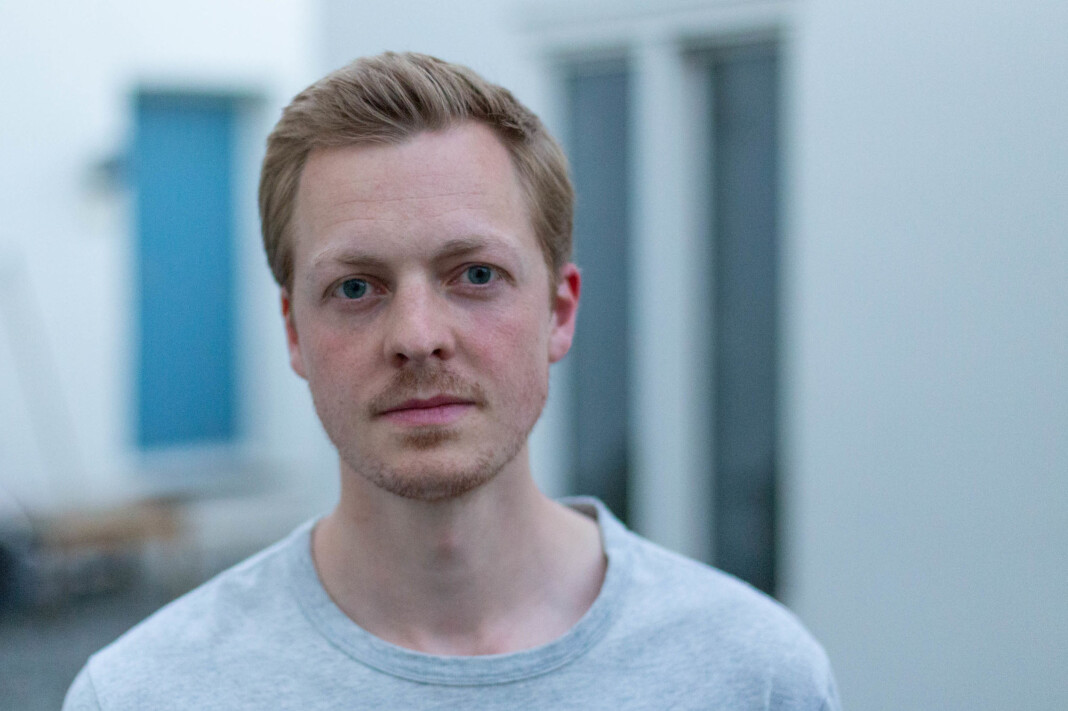 – Det er en bok jeg selv skulle ønske at jeg hadde da jeg studerte, sier NRK-journalist Ståle Grut. – Det er en bok jeg selv skulle ønske at jeg hadde da jeg studerte, sier NRK-journalist Ståle Grut.
