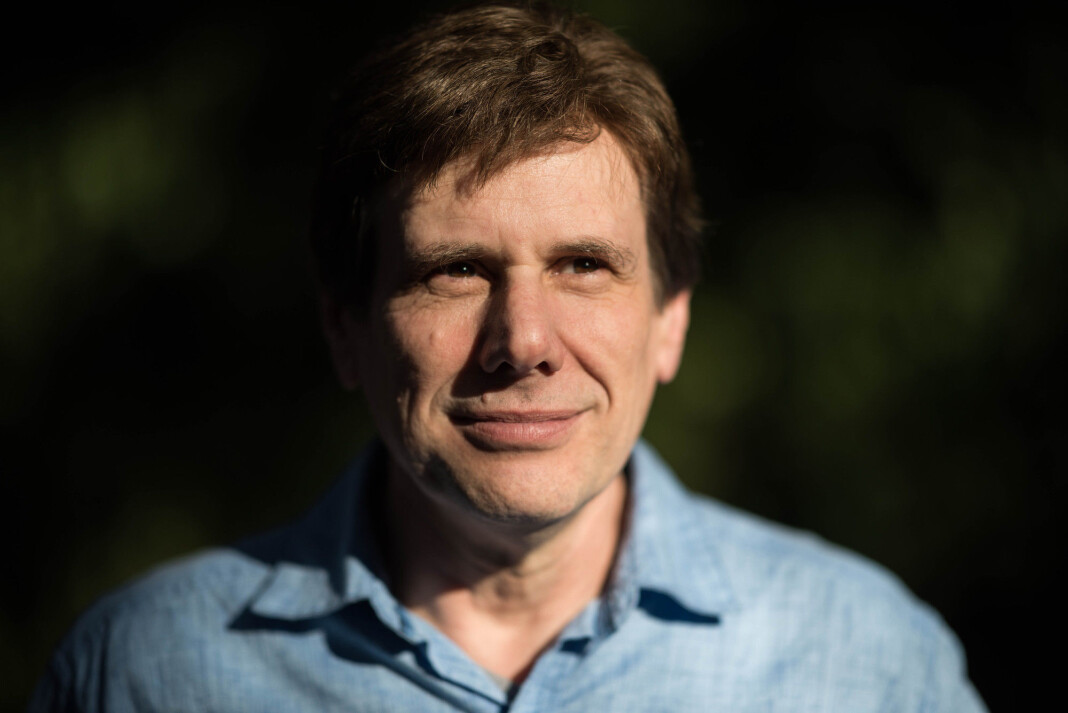 David Mikkelson var med på å grunnlegge Snopes på 90-tallet. Nå er han suspendert fra eget nettsted. David Mikkelson var med på å grunnlegge Snopes på 90-tallet. Nå er han suspendert fra eget nettsted.