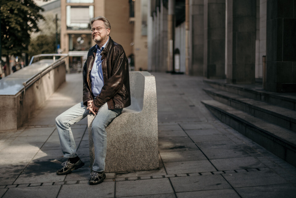 – Jeg har deltatt i de fleste valgkamper aktivt siden 1987, stått på stand og sånn. Nå stemmer jeg ikke lenger på noen, så jeg er mye mer avslappet, sier Jan Arild Snoen – Jeg har deltatt i de fleste valgkamper aktivt siden 1987, stått på stand og sånn. Nå stemmer jeg ikke lenger på noen, så jeg er mye mer avslappet, sier Jan Arild Snoen