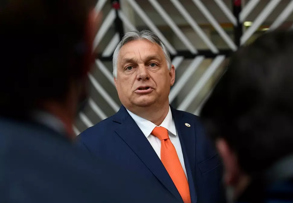 «Hvis en person, land eller organisasjon blir oppfattet som ille nok av mange nok, kan vanlige journalistiske prinsipper legges til side», skriver Thomas Vermes. På bildet er Ungarns statsminister Viktor Orbán i Brussel.
