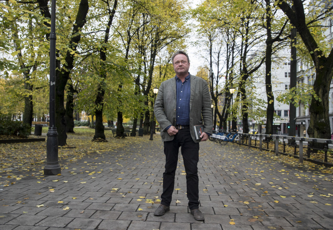 – Så fra å være på et trygt hotell med mange vakter, havnet jeg plutselig på et hotell der de eneste kampene i byen pågikk, forteller Fredrik Græsvik til Tut & Mediekjør. – Så fra å være på et trygt hotell med mange vakter, havnet jeg plutselig på et hotell der de eneste kampene i byen pågikk, forteller Fredrik Græsvik til Tut & Mediekjør.