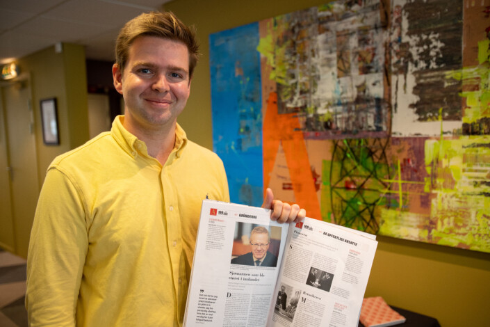 Journalisten Henrik Skjevestad tok bysykkelen og dro selv for å levere jubileumsbladet til noen av advokatene i utgaven. – Det er mange fine historier her. Noe av målet har vært å fortelle historien til personen bak advokatene. Vi merker at det er noe som settes pris på allerede, og vi håper leserne vil se hvor hardt vi har jobbet med prosjektet. Journalisten Henrik Skjevestad tok bysykkelen og dro selv for å levere jubileumsbladet til noen av advokatene i utgaven. – Det er mange fine historier her. Noe av målet har vært å fortelle historien til personen bak advokatene. Vi merker at det er noe som settes pris på allerede, og vi håper leserne vil se hvor hardt vi har jobbet med prosjektet.