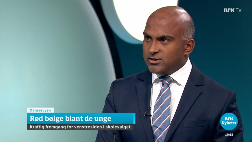 Lars Nehru Sand kommenterte skolevalgsresultatet, og understreker at hans muntlige analyse hadde annet innhold enn grafikken. Lars Nehru Sand kommenterte skolevalgsresultatet, og understreker at hans muntlige analyse hadde annet innhold enn grafikken.