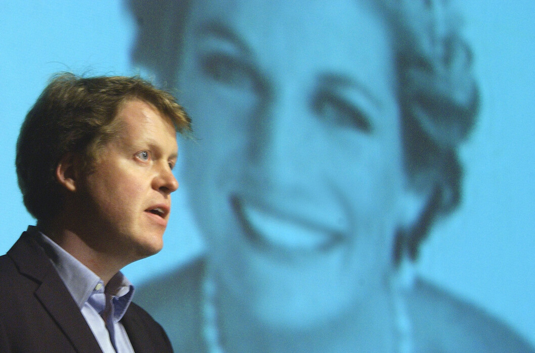 Broren til prinsesse Diana, Charles Spencer, gikk hardt ut mot BBC-journalist Martin Bashir da den uavhengige gransknings-rapporten rundt omstendighetene for Dianas omstridte BBC-intervju i 1995 ble publisert i mai i år. Broren til prinsesse Diana, Charles Spencer, gikk hardt ut mot BBC-journalist Martin Bashir da den uavhengige gransknings-rapporten rundt omstendighetene for Dianas omstridte BBC-intervju i 1995 ble publisert i mai i år.