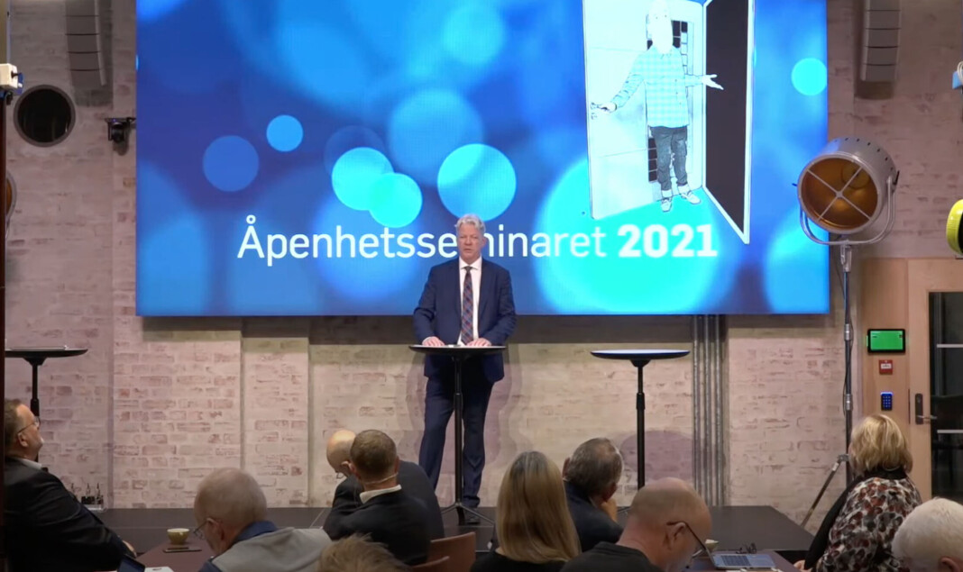 POU-leder Tron Strand presenterte Åpenhetsbarometeret 2021. POU-leder Tron Strand presenterte Åpenhetsbarometeret 2021.