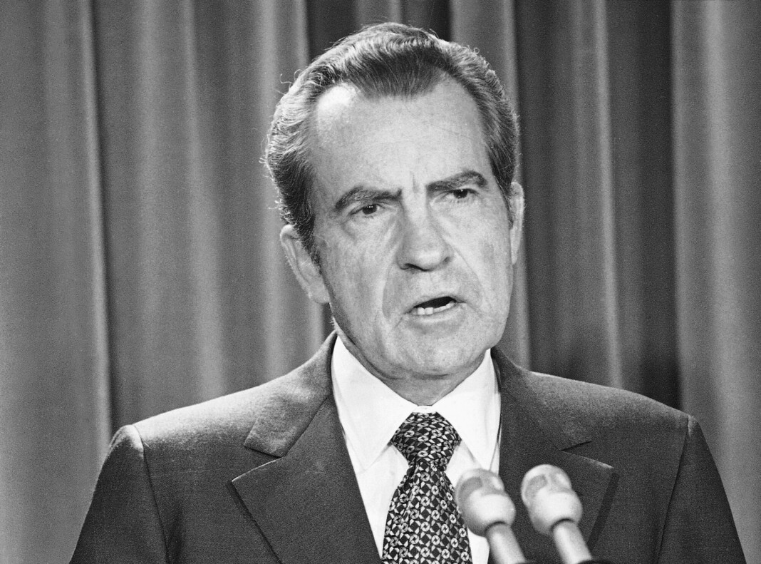 Journalist Magnus Bjerg lot Richard Nixon holde en tale som ble skrevet, men aldri framført. Journalist Magnus Bjerg lot Richard Nixon holde en tale som ble skrevet, men aldri framført.