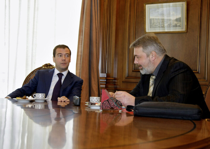 Dmitrij Medvedev blir intervjuet av Dmitrij Muratov i 2009. Dmitrij Medvedev blir intervjuet av Dmitrij Muratov i 2009.