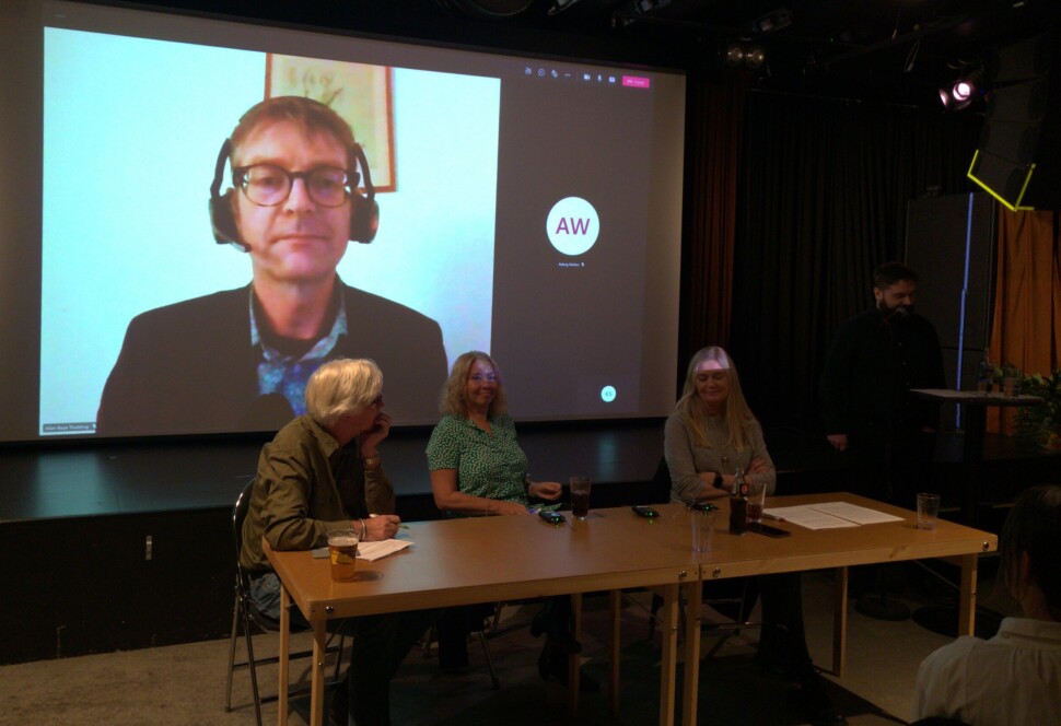 Allan Boye Thulstrup deltok digitalt da NJ Oslo diskuterte medlemskriterier. (F.v.) Ole Torp fra NRK, Sonja Nordanger fra Aller og NJ-nestleder Hege Fagerheim satt i panelet . Allan Boye Thulstrup deltok digitalt da NJ Oslo diskuterte medlemskriterier. (F.v.) Ole Torp fra NRK, Sonja Nordanger fra Aller og NJ-nestleder Hege Fagerheim satt i panelet .