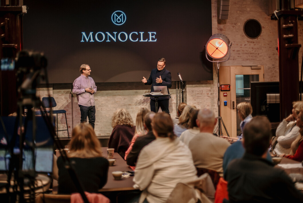 Monocle-direktør Anders Brasø (til høyre) i samtale med Ståle de Lange Kofoed fra Institutt for journalistikk. Monocle-direktør Anders Brasø (til høyre) i samtale med Ståle de Lange Kofoed fra Institutt for journalistikk.