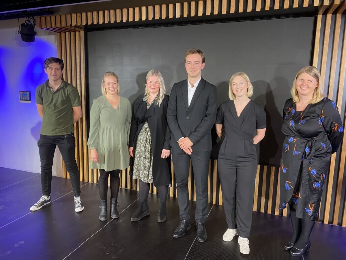 Det nye styret i NJ Agder: Jon Berntsen Kåsa, Grete Helgebø, Eline Storsæter, Mathias Hamre, Kristin Olsen og Signe Marie Rølland. Eva Myklebust var ikke til stede Det nye styret i NJ Agder: Jon Berntsen Kåsa, Grete Helgebø, Eline Storsæter, Mathias Hamre, Kristin Olsen og Signe Marie Rølland. Eva Myklebust var ikke til stede