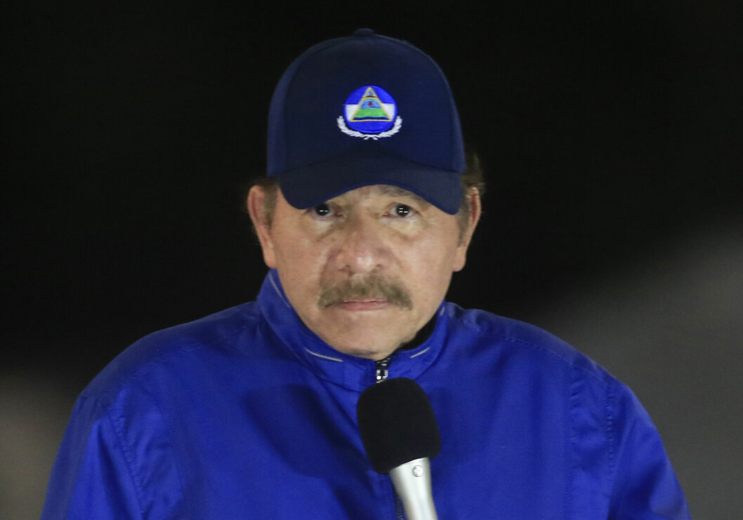 President Daniel Ortega ha sørget for at sju av hans potensielle motstandere sitter bak lås og slå under søndagens valg.