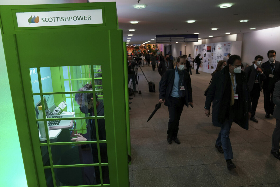 Fra mediesenteret i Glasgow. En journalist har funnet seg et lite stillerom. Fra mediesenteret i Glasgow. En journalist har funnet seg et lite stillerom.
