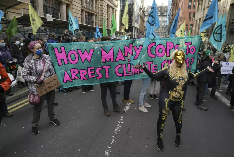 Glasgow er preget av demonstrasjoner og gateteater i forbindelse med COP26.