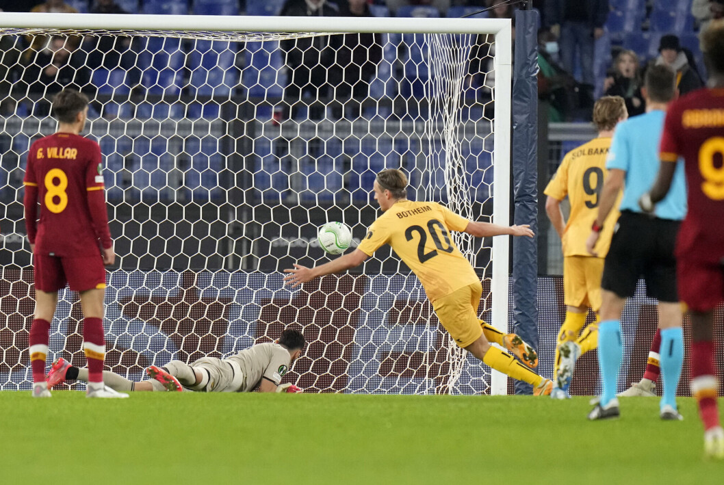 Erik Botheim sender Bodø/Glimt opp i 2-1 borte mot Roma. Kampen endte senere med uavgjort. Erik Botheim sender Bodø/Glimt opp i 2-1 borte mot Roma. Kampen endte senere med uavgjort.