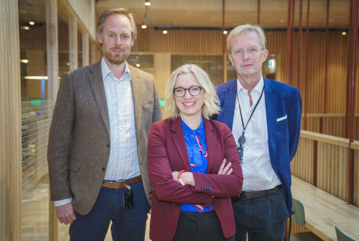 Vegard Isdahl blir konstituert administrerende direktør og Sarah Sørheim blir konstituert sjefredaktør i NTB. Her sammen med styreleder John Kvadsheim. Vegard Isdahl blir konstituert administrerende direktør og Sarah Sørheim blir konstituert sjefredaktør i NTB. Her sammen med styreleder John Kvadsheim.