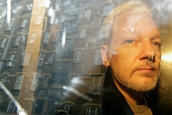 Assange får gifte seg i fengsel
