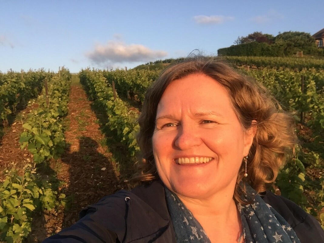 Tove Gravdal på en selfie fra vinåkeren i franske Champagne. Tove Gravdal på en selfie fra vinåkeren i franske Champagne.