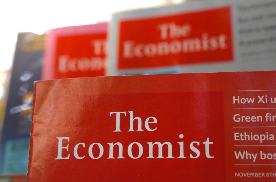 The Economist kan fortsatt kjøpes i Hongkong, men tidsskriftets korrespondent får ikke fornyet oppholdstillatelsen der. The Economist kan fortsatt kjøpes i Hongkong, men tidsskriftets korrespondent får ikke fornyet oppholdstillatelsen der.
