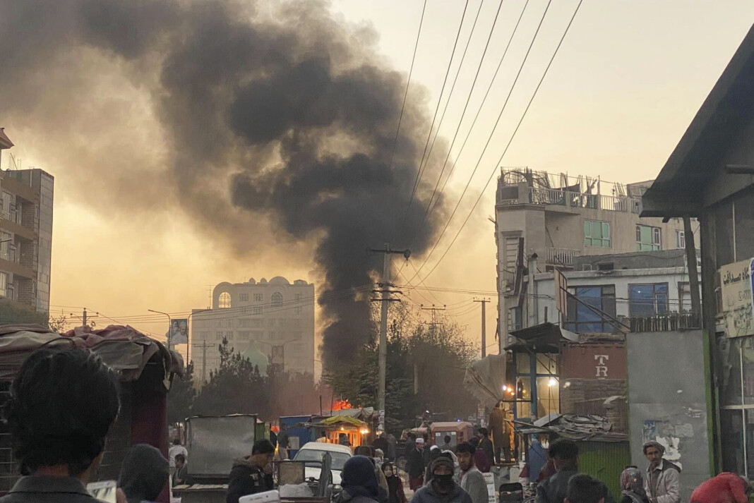Eksplosjonen skjedde i en bydel i Kabul som hovedsakelig er bebodd av folkegruppen hazarene. En av de drepte var journalisten Hamid Seighani. Eksplosjonen skjedde i en bydel i Kabul som hovedsakelig er bebodd av folkegruppen hazarene. En av de drepte var journalisten Hamid Seighani.