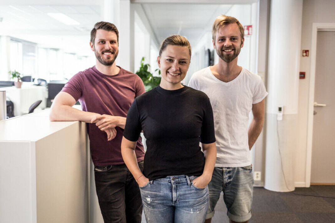 Idar Stadheim, Cecilie Brendehaug Rysjedal og Ivar Bruvik Sætre i Firda sin redaksjon. På jakt etter ein ny kollega. Idar Stadheim, Cecilie Brendehaug Rysjedal og Ivar Bruvik Sætre i Firda sin redaksjon. På jakt etter ein ny kollega.