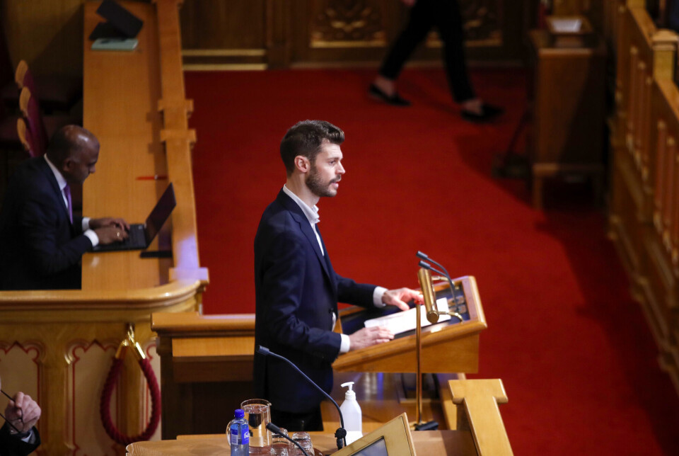Leder i Rødt, Bjørnar Moxnes, vil ha utenriksminister Anniken Huitfeldt (Ap) på banen for å hindre utleveringen av Wikileaks-grunnlegger Julian Assange til USA. Leder i Rødt, Bjørnar Moxnes, vil ha utenriksminister Anniken Huitfeldt (Ap) på banen for å hindre utleveringen av Wikileaks-grunnlegger Julian Assange til USA.