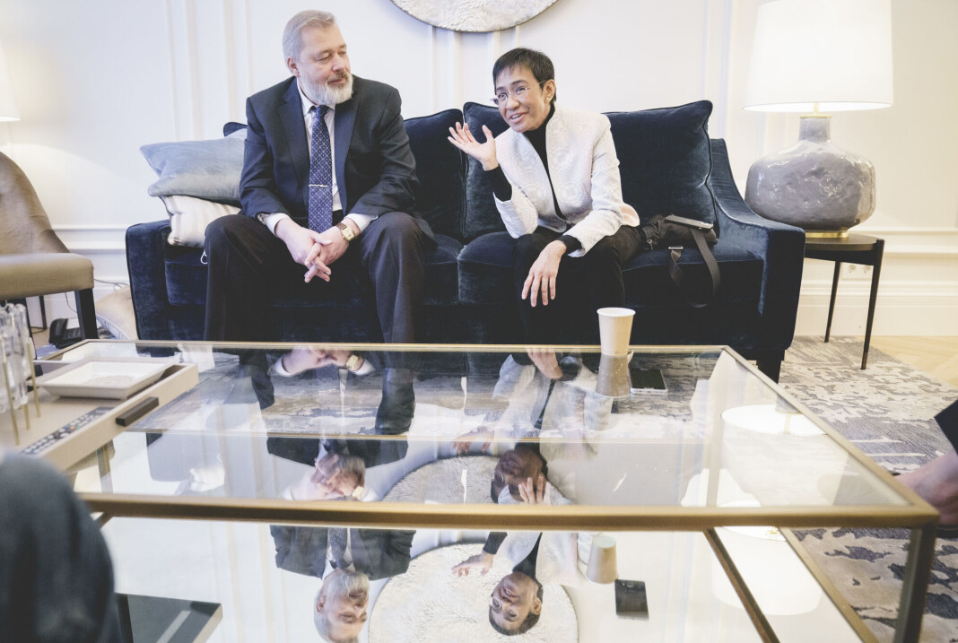 Dmitrij Muratov og Maria Ressa under intervjuet med NTB på Grand hotell før utdelingen av Nobels fredspris. Dmitrij Muratov og Maria Ressa under intervjuet med NTB på Grand hotell før utdelingen av Nobels fredspris.