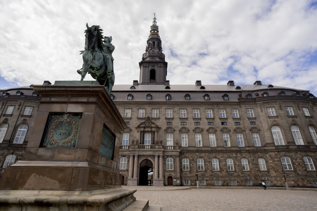 Dansk medieleder foreslår å fase ut statlig pressestøtte. Her statsbygningen Christiansborg i København. Dansk medieleder foreslår å fase ut statlig pressestøtte. Her statsbygningen Christiansborg i København.