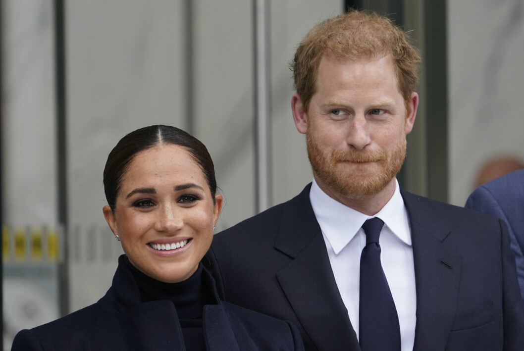 Hertuginne Meghan Markle er tilkjent ett pund i erstatning fra det britiske aviskonsernet Associated Newspapers. Her er hun sammen med ektemannen, prins Harry.