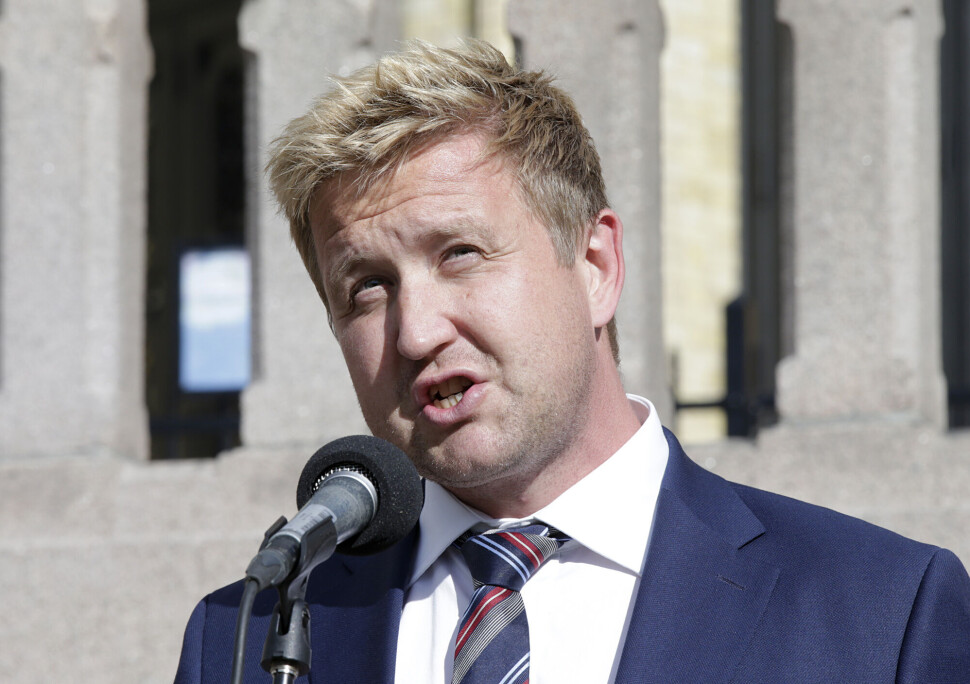 Tidligere Ap-ordfører i Nesodden kommune, Truls Wickholm, får hard kritikk i Klassekampens artikkel. Nå gir han samtykke til kommunens klage til PFU. Tidligere Ap-ordfører i Nesodden kommune, Truls Wickholm, får hard kritikk i Klassekampens artikkel. Nå gir han samtykke til kommunens klage til PFU.