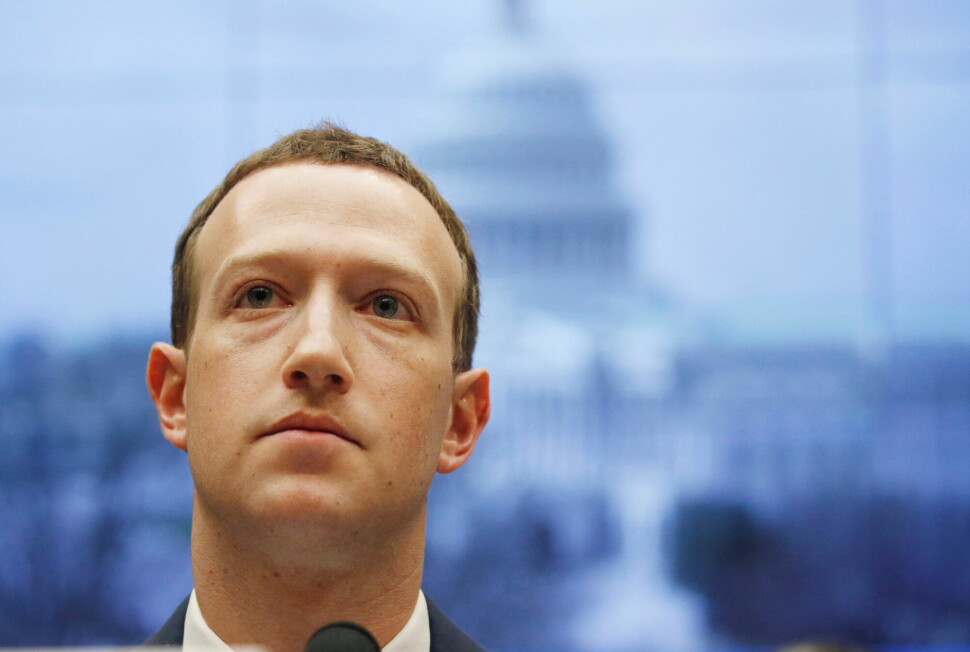 Mark Zuckerbergs Meta advarer om at de kan komme til å måtte stenge Facebook og Instagram i Europa om de ikke får lagre data fra europeiske brukere på servere i USA.