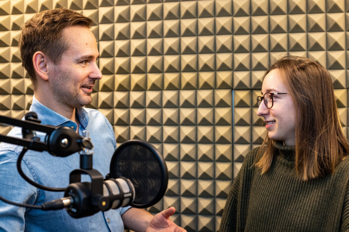 Podkasten inneholder noe for alle: temaene varierer fra sport og litteratur, til oljepolitikk og musikk. Podkasten inneholder noe for alle: temaene varierer fra sport og litteratur, til oljepolitikk og musikk.