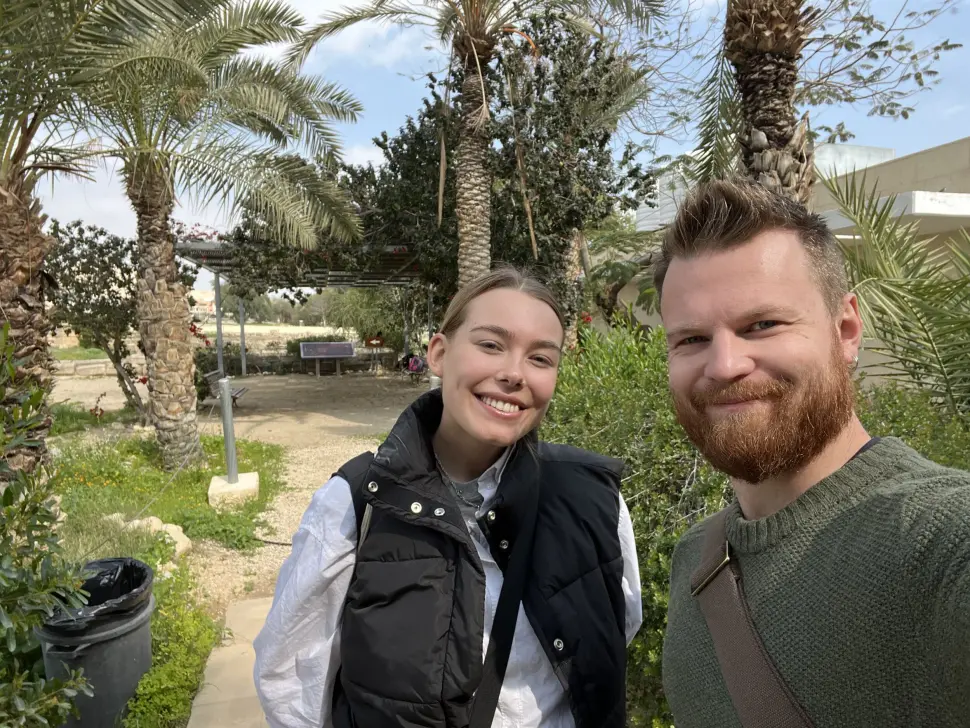 Marianne Mathiesen og Magnus Paus har på eget initativ valgt å gjennomføre praksisperioden i palestinske konfliktområder. Marianne Mathiesen og Magnus Paus har på eget initativ valgt å gjennomføre praksisperioden i palestinske konfliktområder.