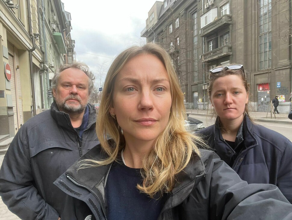 Fotograf Jan Tomas Espedal, Hanne Christiansen og Gina Grieg Rissnæs var ute i Kyivs «uhyggelig stille» gater tidligere i dag.