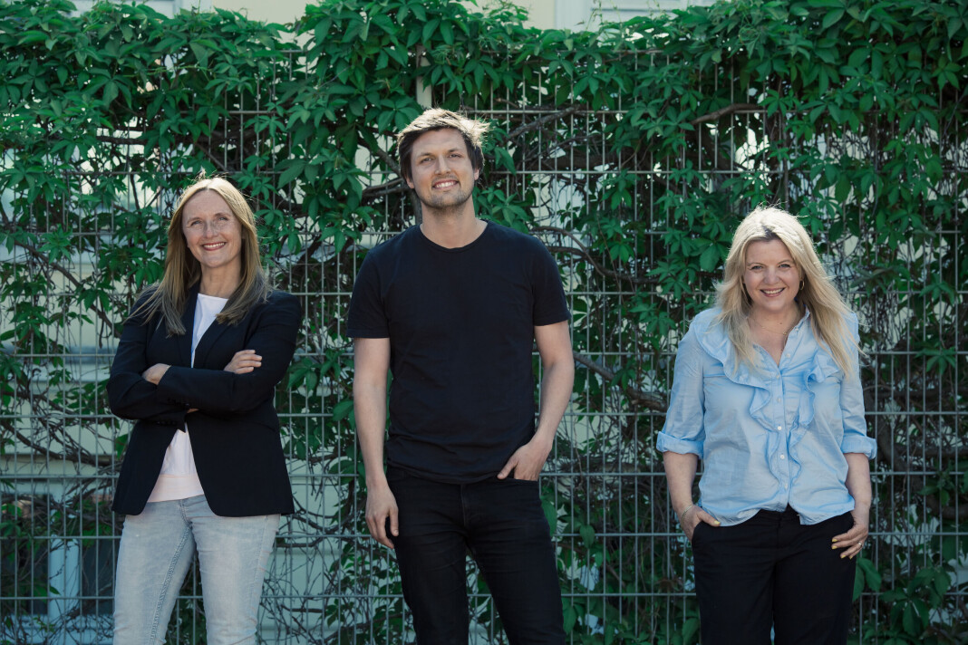 F.v.: Redaktør Kari Hesthamar, journalist Sindre Leganger og daglig leder Ellen Wisløff i Svarttrost. F.v.: Redaktør Kari Hesthamar, journalist Sindre Leganger og daglig leder Ellen Wisløff i Svarttrost.