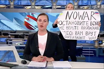 Ansatt i russisk TV-kanal protesterte mot krigen under sending