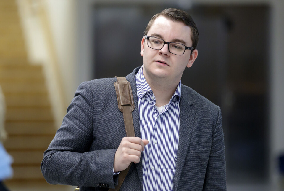 Tidligere journalist i Nettavisen, Espen Teigen, er dømt til å tilbakebetale et lån på 27.000 kroner. Tidligere journalist i Nettavisen, Espen Teigen, er dømt til å tilbakebetale et lån på 27.000 kroner.