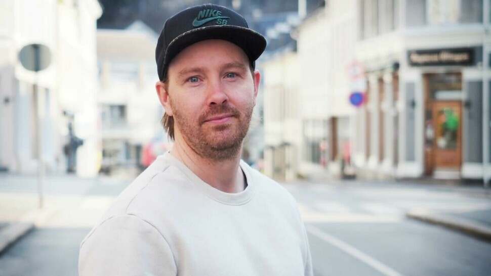 Agderposten-journalist Øystein Bjerkestrand forstår lite av at han er boikottet av Amazon Grimstad.