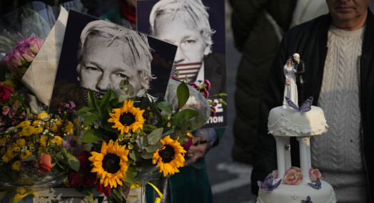 Protest i London for å markere treårsdagen for fengslingen av Assange