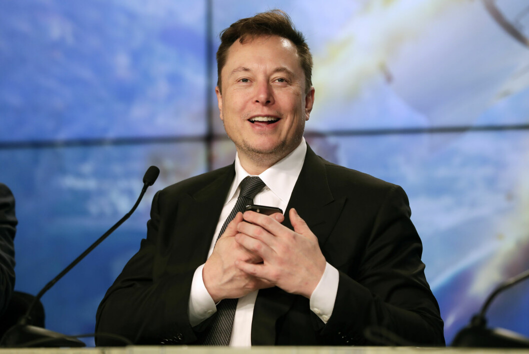 Elon Musk ønsker å kjøpe alle aksjene i Twitter. For halvannen uke siden kjøpte han rundt en tidel av selskapet.
