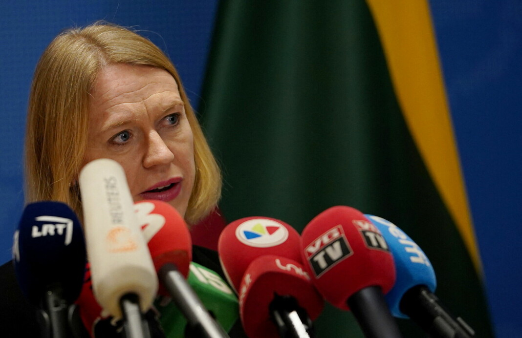 Utenriksminister Anniken Huitfeldt må på banen i saken om utlevering av Julian Assange, mener Norsk PEN.