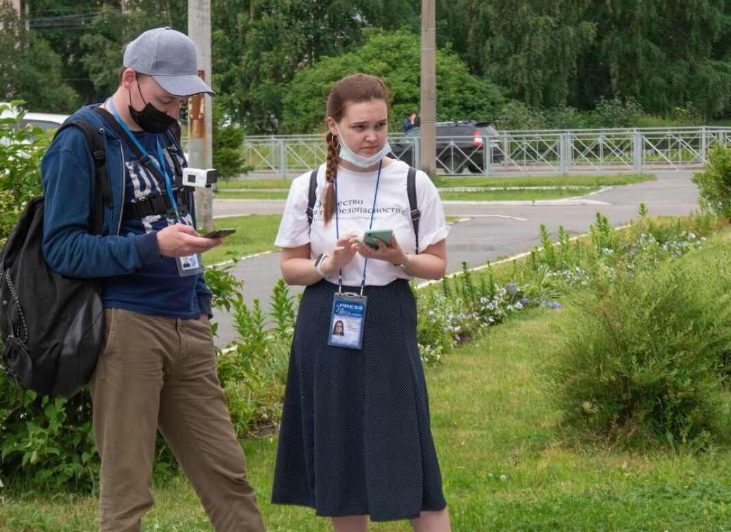 De russiske journalistene Alexander Peskov og Darya Poryadina har flyktet fra Russland. – Vi følte oss ikke trygge, sier de til Journalisten. De russiske journalistene Alexander Peskov og Darya Poryadina har flyktet fra Russland. – Vi følte oss ikke trygge, sier de til Journalisten.