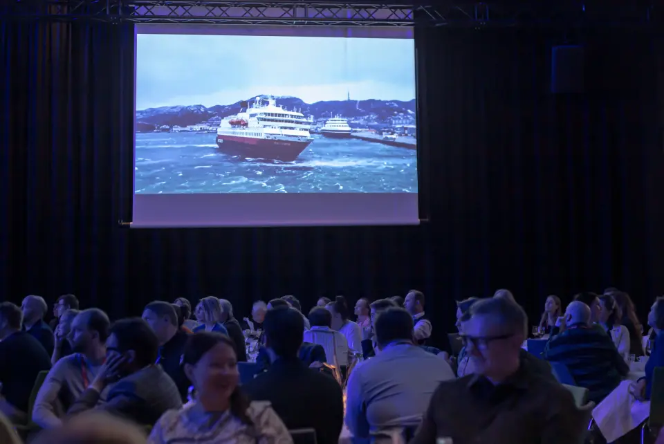 Hurtigruten hadde smitteutbrudd i 2o2o. Hurtigruten hadde smitteutbrudd i 2o2o.