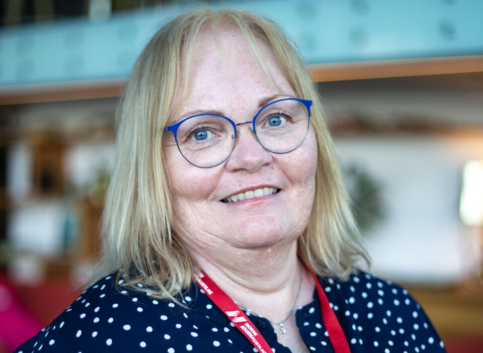 Sjefredaktør i Rana Blad, Marit Johanne Ulriksen. Amedia-avisa halverer antall ukentlige papirutgaver.