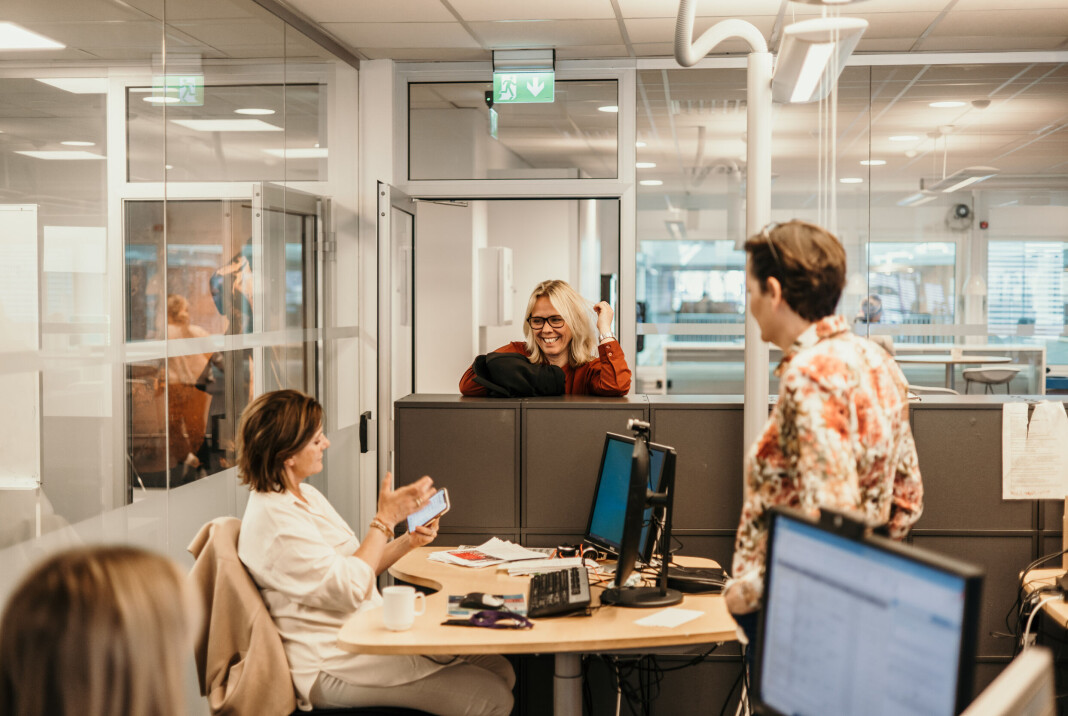 Vaktsjef Anne Katrine Førli og er på vei hjem, og vaktsjef Gro Arneberg tar over ansvaret for dagens sending. Synnøve Svabø har forsøkt å få representanter for kirka til å møte til debatt, uten hell. Vaktsjef Anne Katrine Førli og er på vei hjem, og vaktsjef Gro Arneberg tar over ansvaret for dagens sending. Synnøve Svabø har forsøkt å få representanter for kirka til å møte til debatt, uten hell.