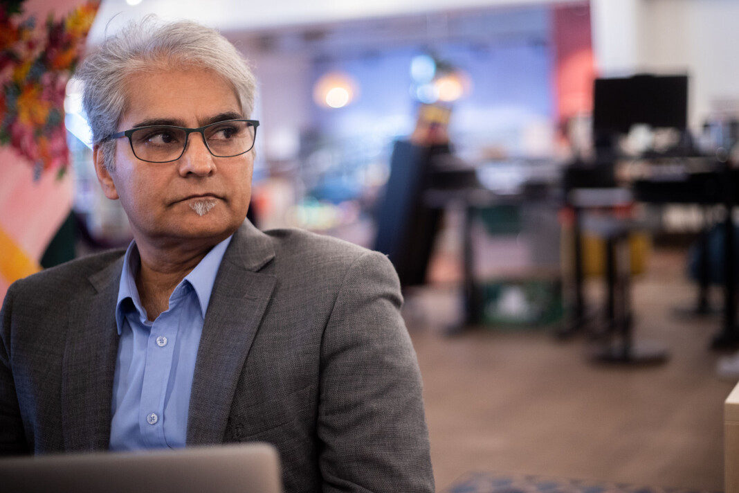 NRK Brennpunkt-journalisten Atta Ansari har opplevd hets og trakassering fra andre norsk-pakistanere på sosiale medier. NRK Brennpunkt-journalisten Atta Ansari har opplevd hets og trakassering fra andre norsk-pakistanere på sosiale medier.