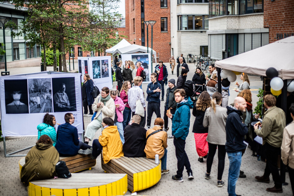 Bildene til avgangsstudentene er utstilt på Oslo Met-campus. Bildene til avgangsstudentene er utstilt på Oslo Met-campus.