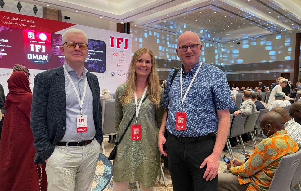 Norsk Journalistlags delegasjon i Muskat består av Dag-Idar Tryggestad (t.v), Hege Fagerheim, Espen Brynsrud og Eva Stabell. Norsk Journalistlags delegasjon i Muskat består av Dag-Idar Tryggestad (t.v), Hege Fagerheim, Espen Brynsrud og Eva Stabell.