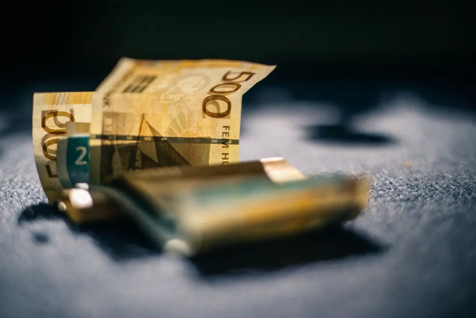 Tut & Mediekjør har kontaktet redaktørene i de største redaksjonene og stilt spørsmål om deres rutiner og praksis rundt tipshonorar og betaling av materiale. Tut & Mediekjør har kontaktet redaktørene i de største redaksjonene og stilt spørsmål om deres rutiner og praksis rundt tipshonorar og betaling av materiale.