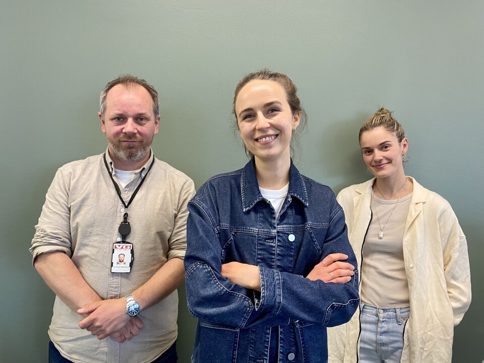 Krimpoddens Tor-Erling Thømt Ruud og produsent Vilde Worren (t.h) har fått med seg journalist Ruth Einervoll Nilsen (i midten) på laget. Krimpoddens Tor-Erling Thømt Ruud og produsent Vilde Worren (t.h) har fått med seg journalist Ruth Einervoll Nilsen (i midten) på laget.