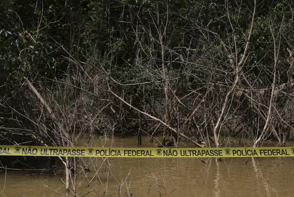 Politisperringer i nærheten av området der urfolkseksperten Bruno Araújo Pereira og journalisten Dom Phillips sist ble sett 5. juni.
